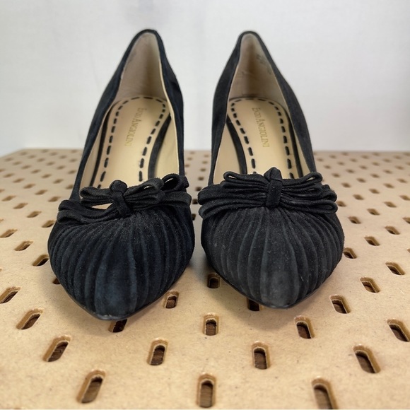 Enzo Angiolini Easorte Black Suede Bow Toe Pleated 3 inch Heel Size 7 - Picture 2 of 10